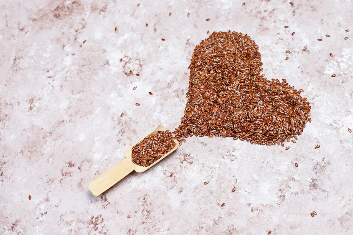 Aceite de lino (linaza): el aliado natural para la salud digestiva y el corazón